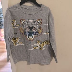 Kenzo long sleeve tea with logo. Size 6/7. Great condition.